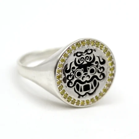 yellow-diamond-tiger-signet-white-gold-ring__48bd9d70751690bde6332183477dfd4d